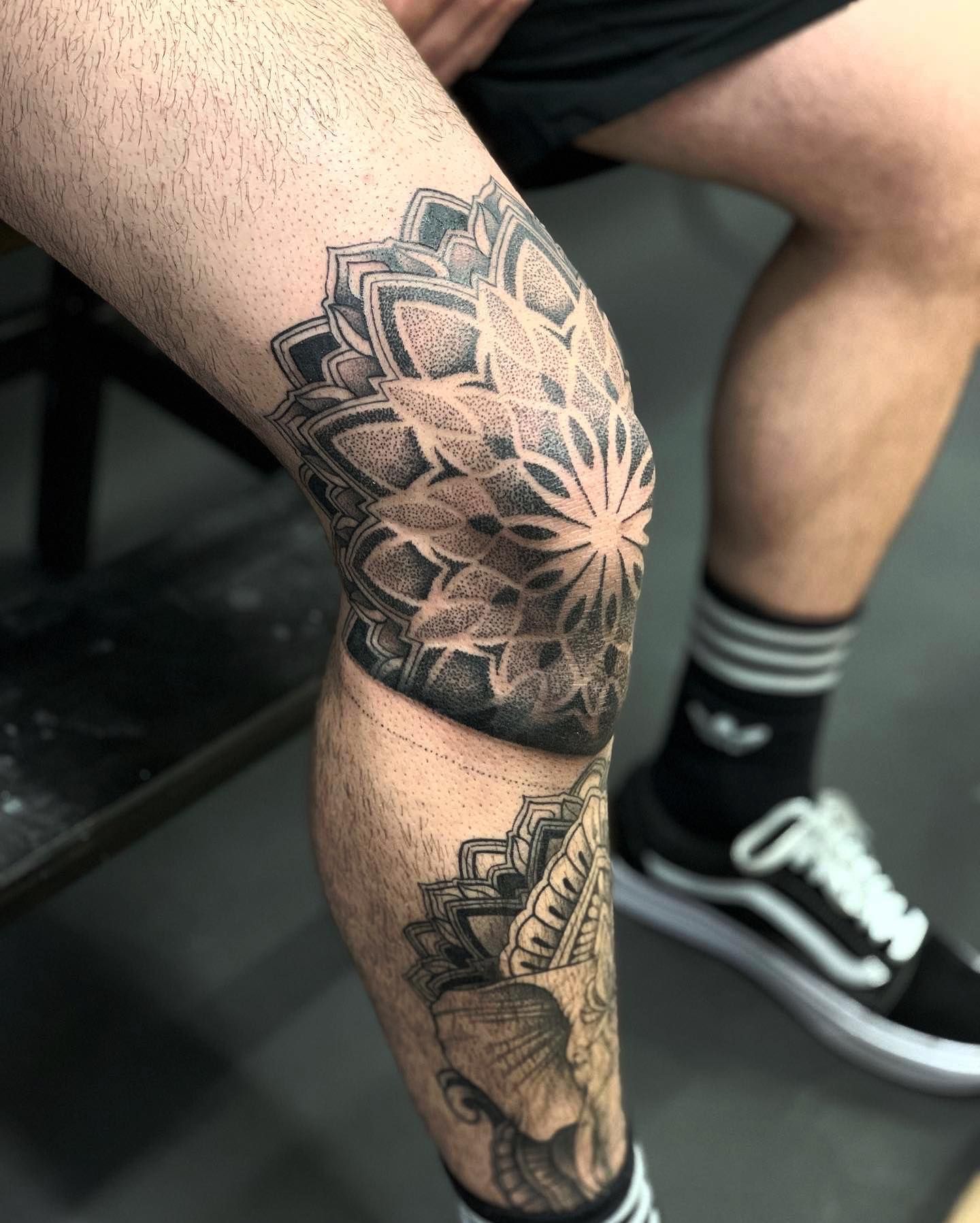 tribal knee tattoos for men