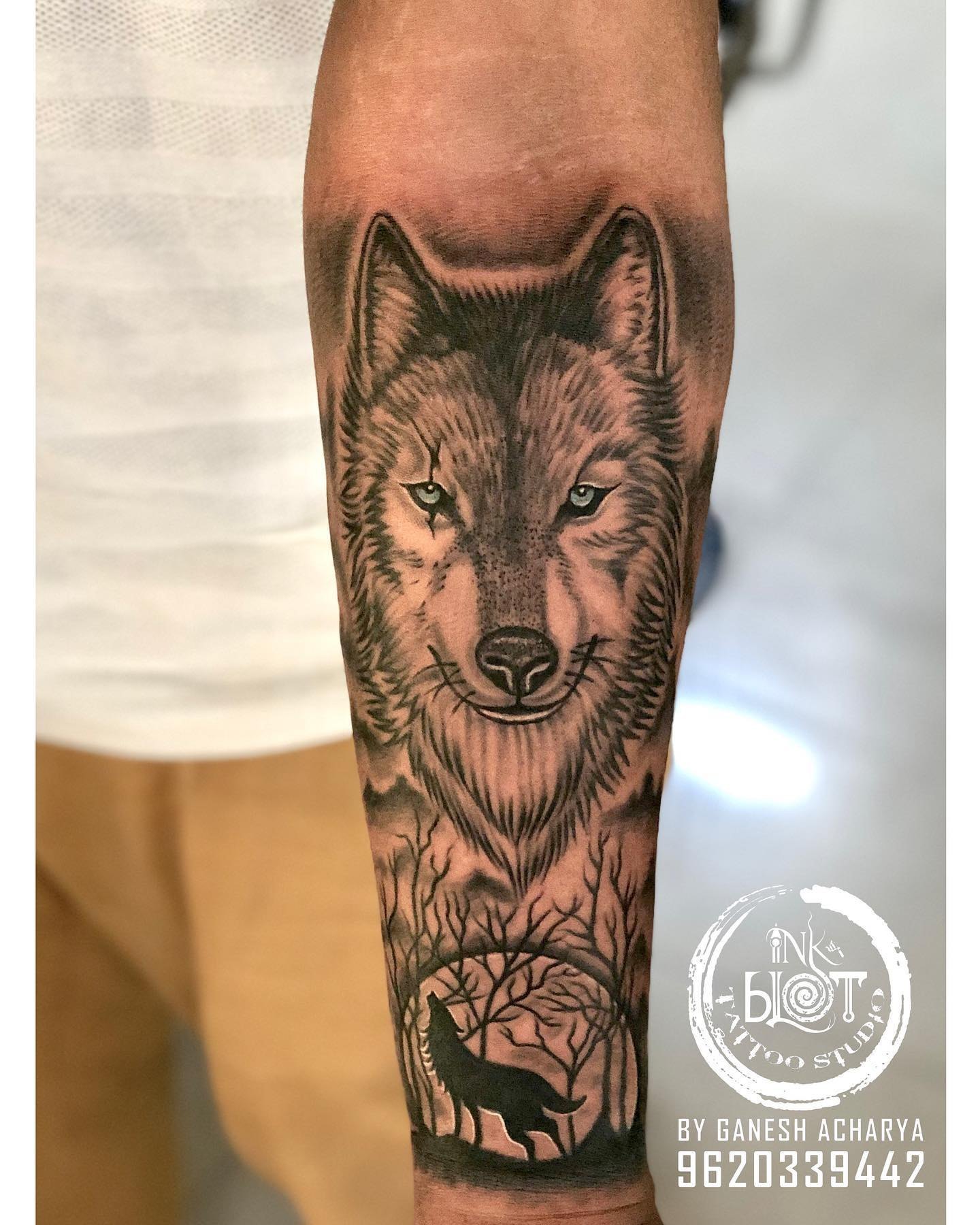 unique wolf hand tattoos for men ideas