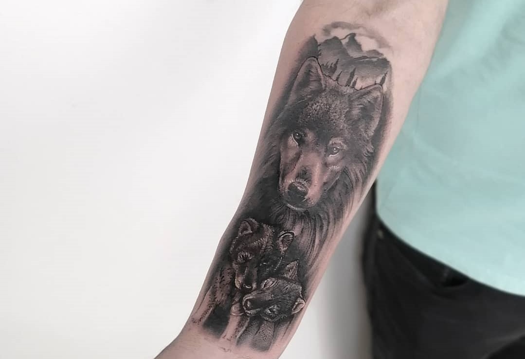 wolf forearm tattoos for men 0080